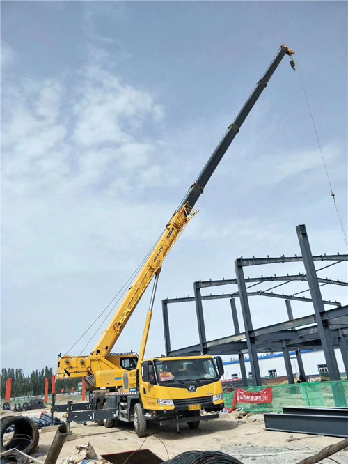 靖宇县超高层建筑钢结构吊装案例
